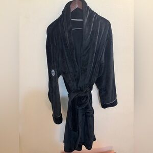 Tommy Bahama robe